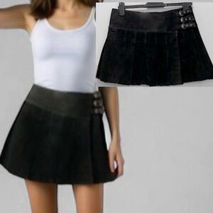 Black Suede Pleated Skirt mini Size medium to large